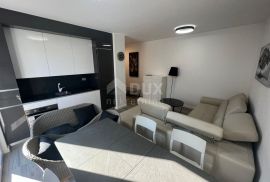 GRAD KRK - Luksuzni trosobni apartmana i jednosobni apartman u prizemlju, Krk, Διαμέρισμα