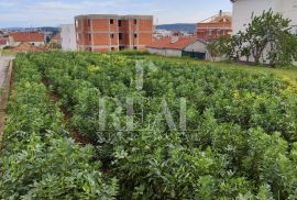 Građevinsko zemljište u Trogiru!!, Trogir, Terreno