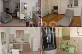 VILA S 10 APARTMANA I BAZENOM, Funtana, Σπίτι