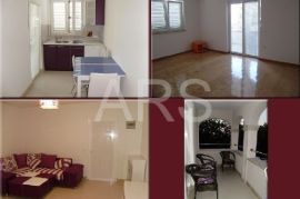 VILA S 10 APARTMANA I BAZENOM, Funtana, Famiglia