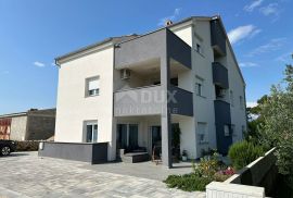 ZADAR, VIR - Prostrana kuća s 5 apartmana, Vir, Famiglia