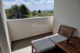 ZADAR, VIR - Prostrana kuća s 5 apartmana, Vir, بيت