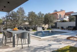 Moderna vila s bazenom, Premantura, Medulin, Casa