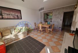 Prodaja stan Vrsar, pogled more, dvoetažni, 128m2, Vrsar, Apartamento