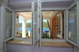 Apartmanska kuća s panoramskim pogledom na more, Labin, Дом