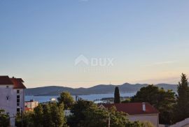 ZADAR, PLOČA - Urbana vila u novogradnji sa tri stambene jedinice, Zadar, Casa