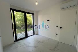 Vir, Apartman 1 S1 sa vlastitom okućnicom 30m do mora, Vir, Appartment