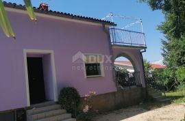 OTOK KRK, DOBRINJ, HLAPA - kuća s dva stana, Dobrinj, House