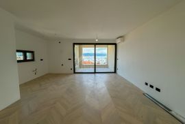 OPATIJA, CENTAR - 3S+DB stan 140m2 u novogradnji u centru Opatije, garaža, terasa, pogled na more, Opatija, Wohnung