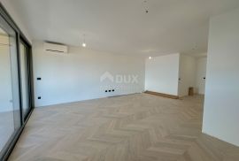 OPATIJA, CENTAR - 3S+DB stan 140m2 u novogradnji u centru Opatije, garaža, terasa, pogled na more, Opatija, Διαμέρισμα