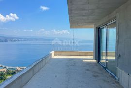 OPATIJA, CENTAR - jedinstveni penthouse s krovnim bazenom iznad centra Opatije, garaža, panoramski pogled, Opatija, Stan