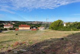 GRAĐEVINSKO ZEMLJIŠTE, PRODAJA, PULA, 647 M2 više parcela od 650 do 1.500, Pula, Terrain