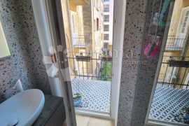 Luksuzan stan u centru grada dva balkona, Rijeka, Apartamento