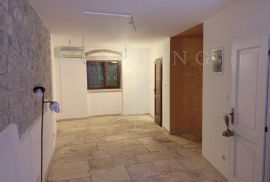 POSLOVNI PROSTOR, NAJAM, ROVINJ, 25 m2, Rovinj, Propiedad comercial