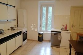 Ovaj oglas za stan od 95m2 baš želite pročitati, Donji Grad, Apartamento