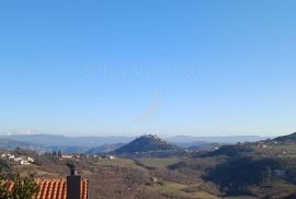 GRAĐEVINSKO ZEMLJIŠTE SA OBJEKTOM, 1100 M2, MOTOVUN, Karojba, Land