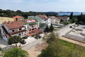 PRILIKA! Ponuda prostranog stana u Rovinju, Rovinj, Apartamento