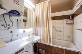 NAJAM, STAN, CENTAR, PULA, 93 M2, Pula, Apartamento