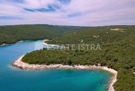 Građevinsko - poljoprivredno  zemljište 15 km od Pule, 2 km od mora, Marčana, Γη