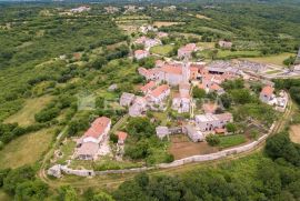 Građevinsko - poljoprivredno  zemljište 15 km od Pule, 2 km od mora, Marčana, أرض