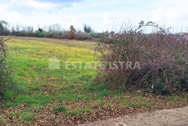 Građevinsko - poljoprivredno  zemljište 15 km od Pule, 2 km od mora, Marčana, Land