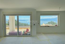 RIJEKA, KOSTRENA – ekskluzivna duplex vila s infinity bazenom, garažom, vrtom, panoramskim pogledom na more, Kostrena, House