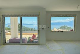 RIJEKA, KOSTRENA – ekskluzivna duplex vila s infinity bazenom, garažom, vrtom, panoramskim pogledom na more, Kostrena, Дом