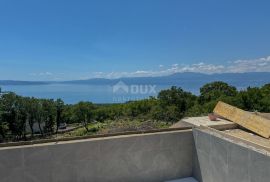 RIJEKA, KOSTRENA – ekskluzivna duplex vila s infinity bazenom, garažom, vrtom, panoramskim pogledom na more, Kostrena, Ev