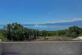 RIJEKA, KOSTRENA – ekskluzivna duplex vila s infinity bazenom, garažom, vrtom, panoramskim pogledom na more, Kostrena, House