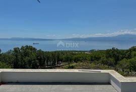 RIJEKA, KOSTRENA – ekskluzivna duplex vila s infinity bazenom, garažom, vrtom, panoramskim pogledom na more, Kostrena, House