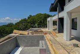 RIJEKA, KOSTRENA – ekskluzivna duplex vila s bazenom i garažom te panoramskim pogledom na more, Kostrena, Famiglia