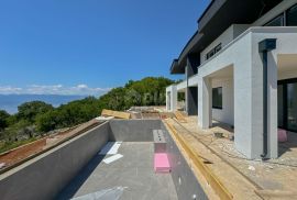 RIJEKA, KOSTRENA – ekskluzivna duplex vila s bazenom i garažom te panoramskim pogledom na more, Kostrena, Ev