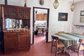 SVETI JURAJ - KLADA Prekrasna kuća u zelenilu na samoj obali mora, Senj, House