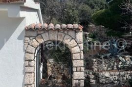 SVETI JURAJ - KLADA Prekrasna kuća u zelenilu na samoj obali mora, Senj, House