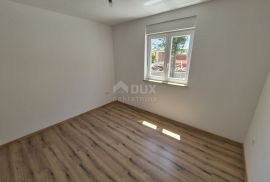 ISTRA, PULA- Stan u prizemlju + vrt od 205 m2!, Ližnjan, Apartamento