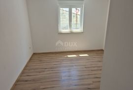 ISTRA, PULA- Stan u prizemlju + vrt od 205 m2!, Ližnjan, Apartamento