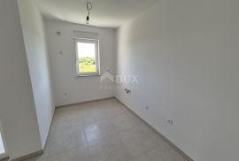 ISTRA, PULA- Stan u prizemlju + vrt od 205 m2!, Ližnjan, Daire