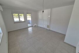 ISTRA, PULA- Stan u prizemlju! Terasa + vrt!, Ližnjan, Appartment