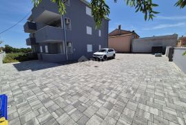 ISTRA, PULA- Stan u prizemlju! Terasa + vrt!, Ližnjan, Appartement