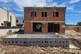 Brodarica, obiteljska kuća s bazenom i vrtom, Šibenik - Okolica, House