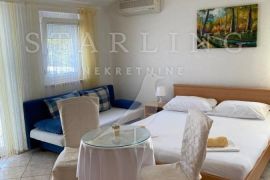 KUĆA S APARTMANIMA, PRODAJA, MEDULIN, 596 m2, Medulin, Maison