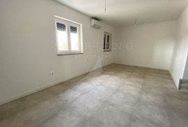 PRODAJA, STAN, MEDULIN, 68 M2, Medulin, Apartamento