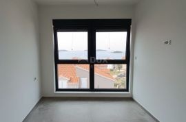 ŠIBENIK, ROGOZNICA - Prostrani stan s pogledom na more, Rogoznica, Appartement