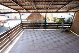 STAN, PRODAJA, KARLOVAC, BANIJA, 90 m2, 3-soban, Karlovac, شقة