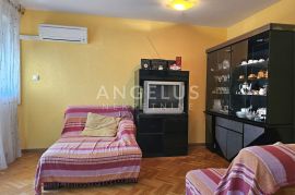 Split, Žnjan  -  trosoban stan na odličnoj lokaciji, 72.73 m2, Split, Appartamento