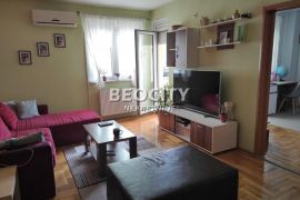 Novi Sad, Rotkvarija, Lukijana Mušickog, 2.5, 72m2, Novi Sad - grad, Flat