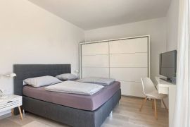 NAJAM, KUĆA S BAZENOM, ŠTINJAN, 140 m2, Pula, بيت