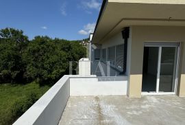 SNIŽENO-Gračani Stan 137 m2,3S+DB,balkon,terasa,garaža, Wohnung