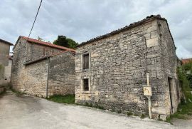 Kuća Prodaju se  dvije stare kamene  kuće , blizina grada Poreča., Poreč, بيت