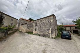 Kuća Prodaju se  dvije stare kamene  kuće , blizina grada Poreča., Poreč, Maison